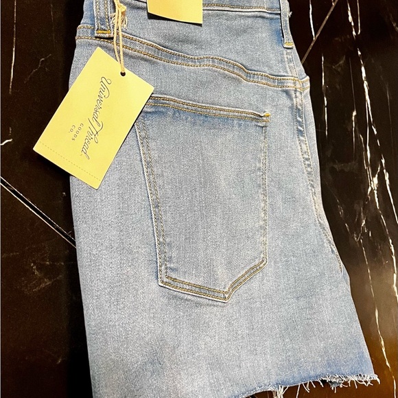 Universal Thread denim shorts - Picture 8 of 15